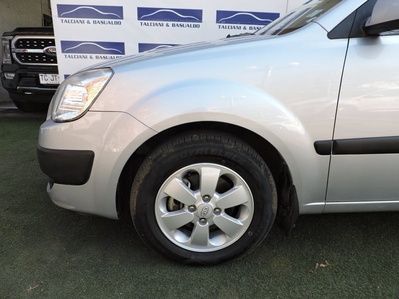Kia RIO 2010 - Imagen 4 de 10