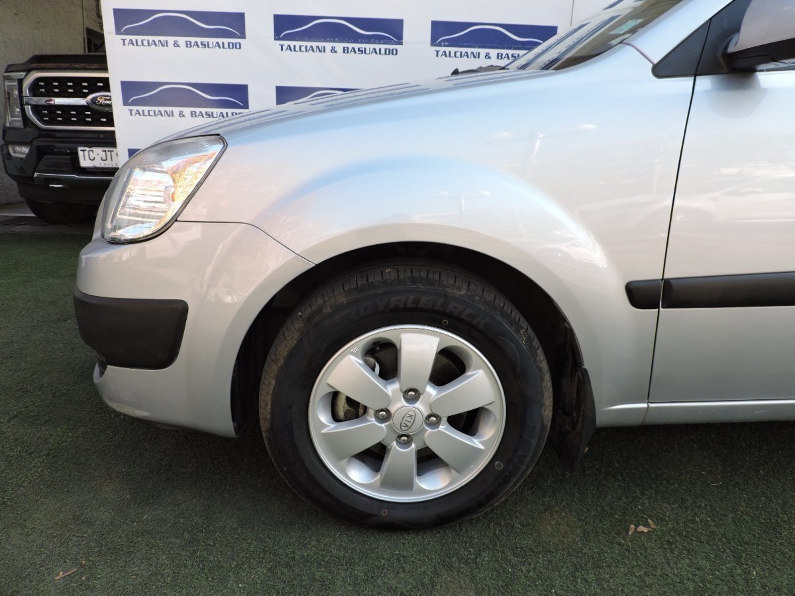 Kia RIO 2010 - Foto 4 de 10