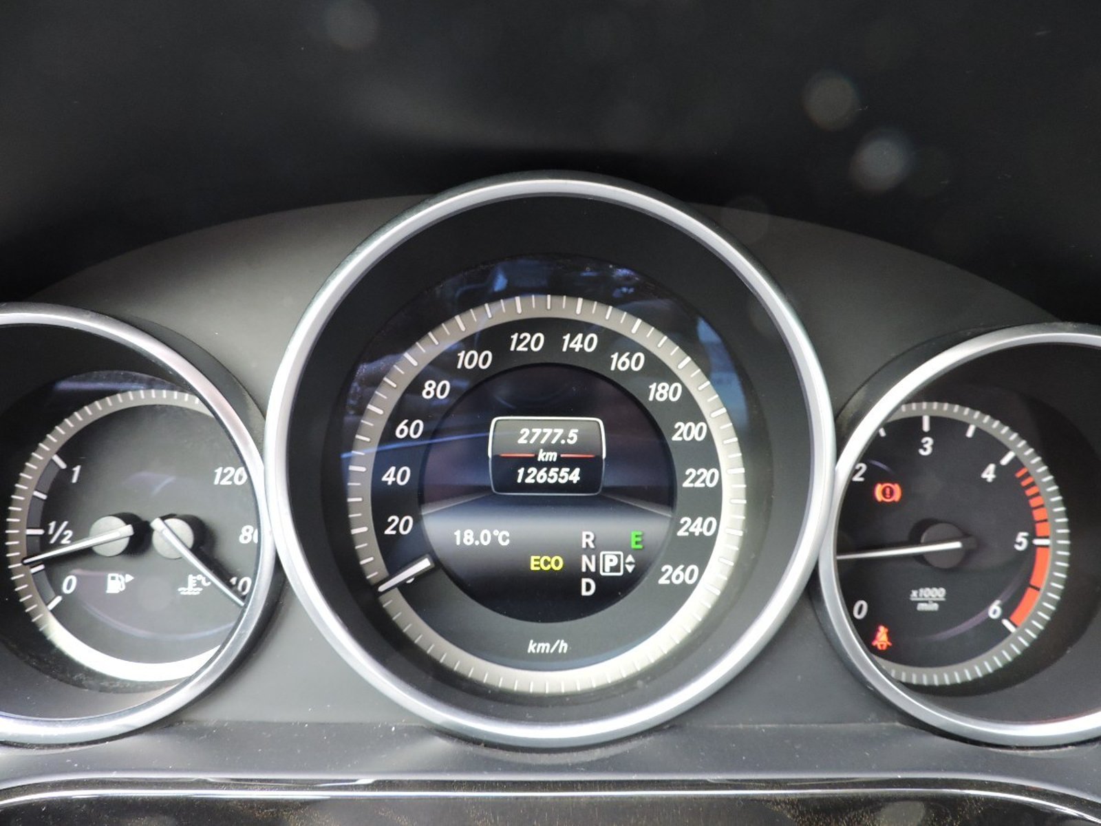 MERCEDES-BENZ E220 2014 - Imagen 9 de 10