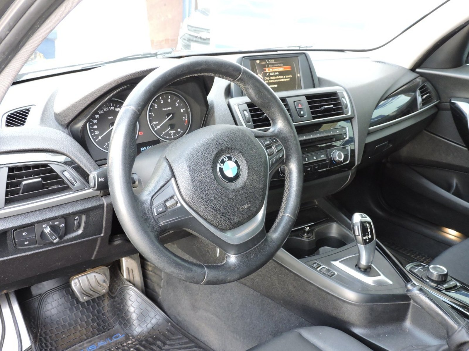 BMW 120I 2016 - Foto 4 de 10