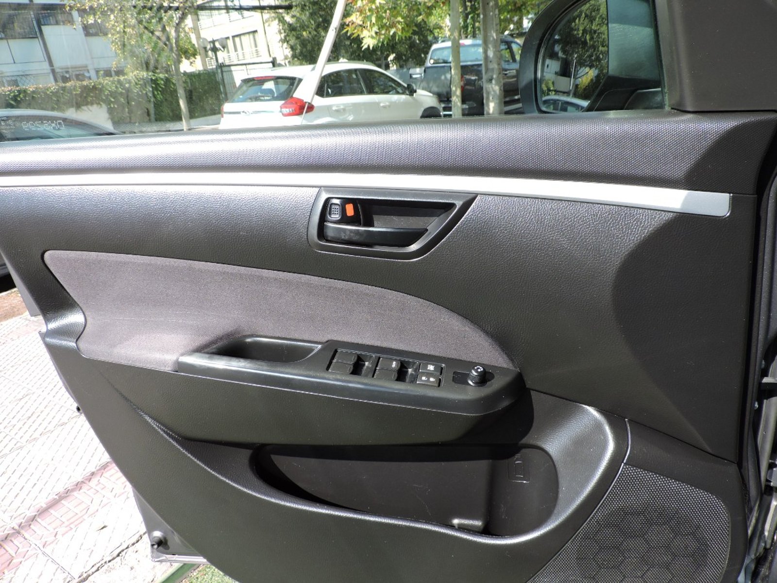 SUZUKI SWIFT 2013 - Imagen 5 de 10