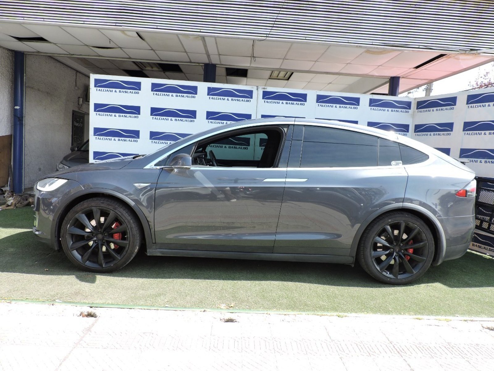 Tesla X 2016 - Foto 4 de 10