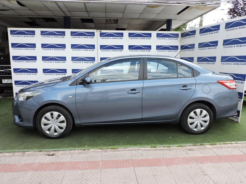 Toyota YARIS 2015 - Imagen 4 de 10