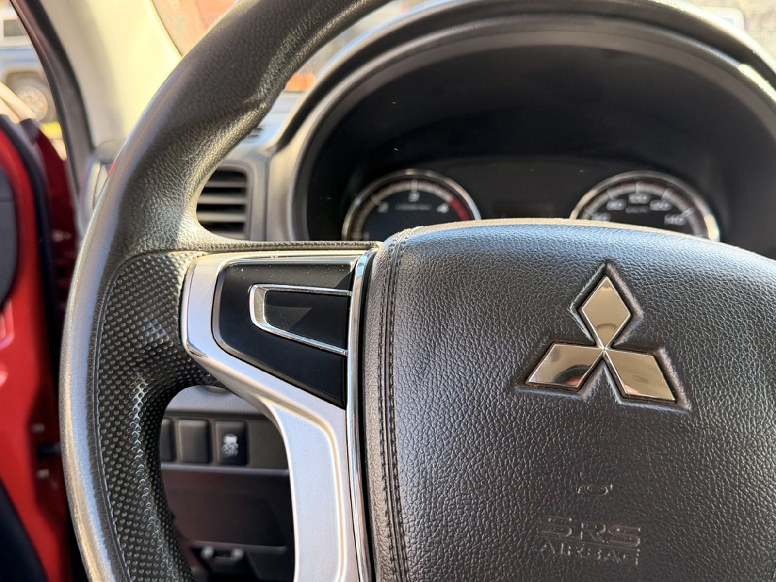 Mitsubishi L200 KATANA CRT 4X4 2.4 2023 - Imagen 14 de 20