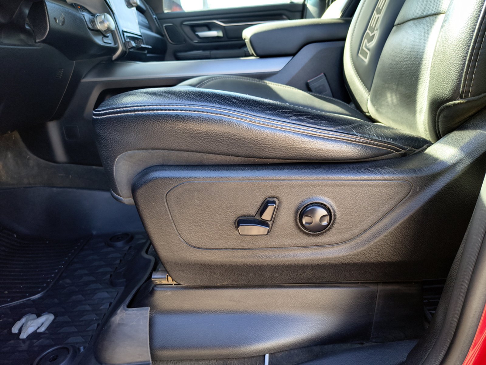 RAM 1500 5.7 Gasolina 4x4 T/A REBEL SPORT 2024 - Imagen 9 de 20