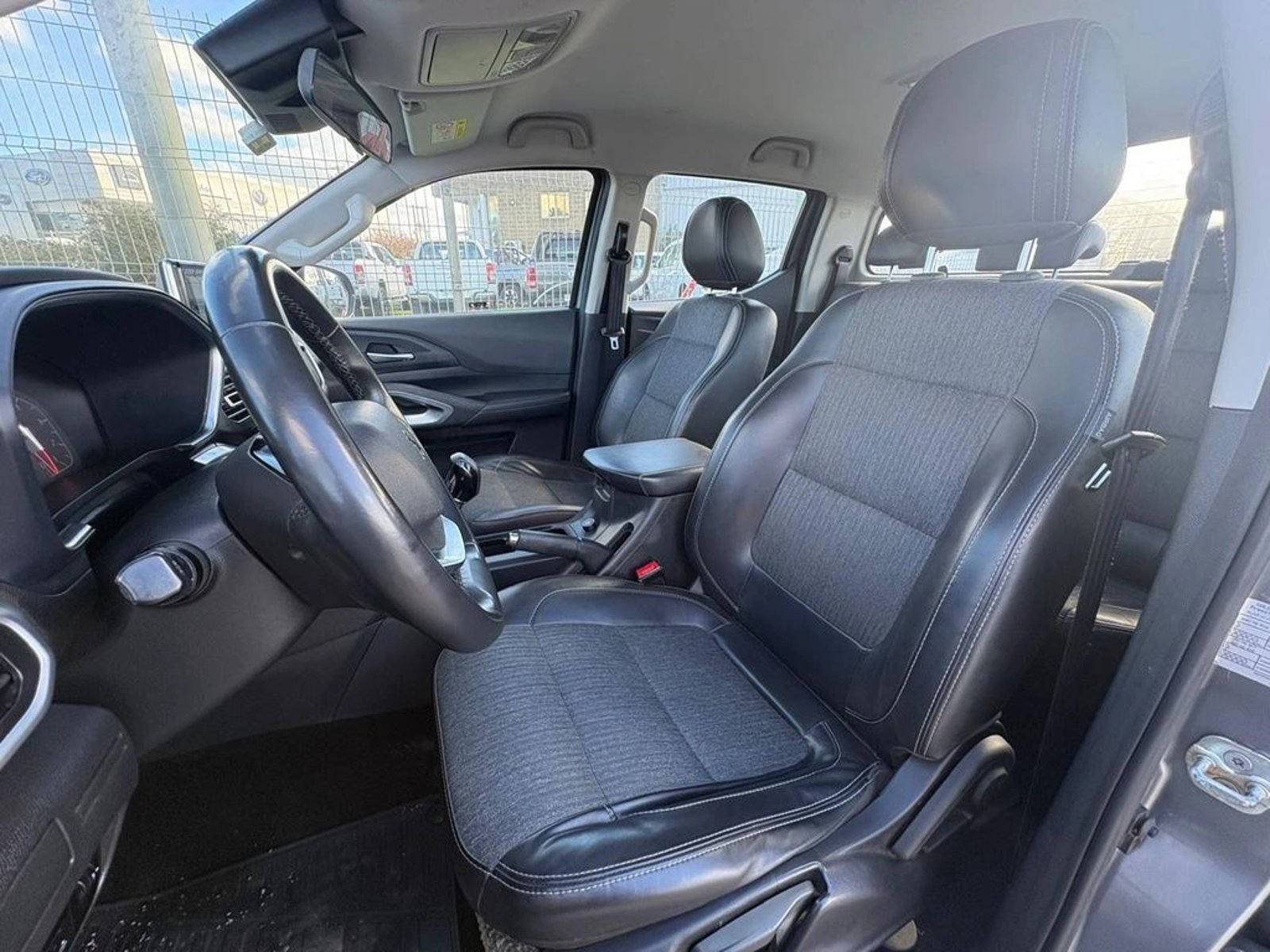 Peugeot LANDTREK 1.9 4X4 MT 2023 - Imagen 9 de 13
