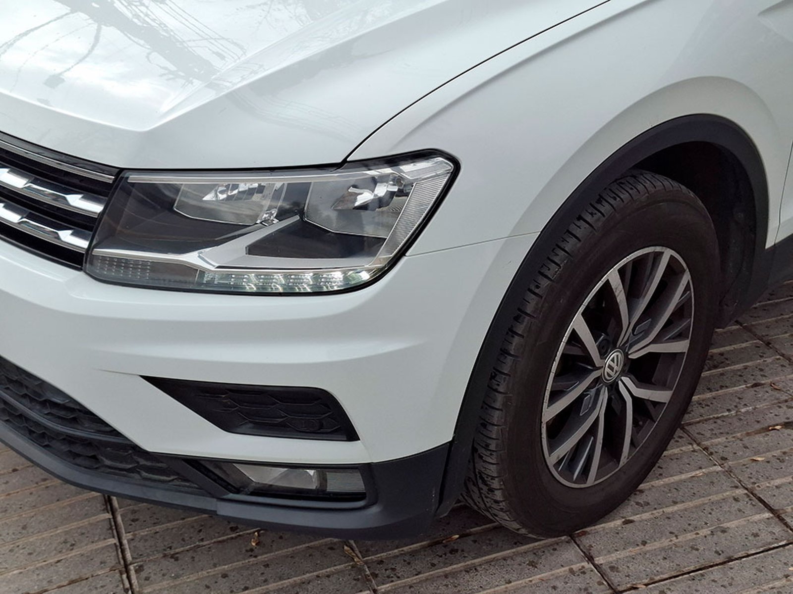Volkswagen TIGUAN COMFORTLINE 4MOTION AT DIESEL 7 PASAJEROS 2020 - Imagen 7 de 20