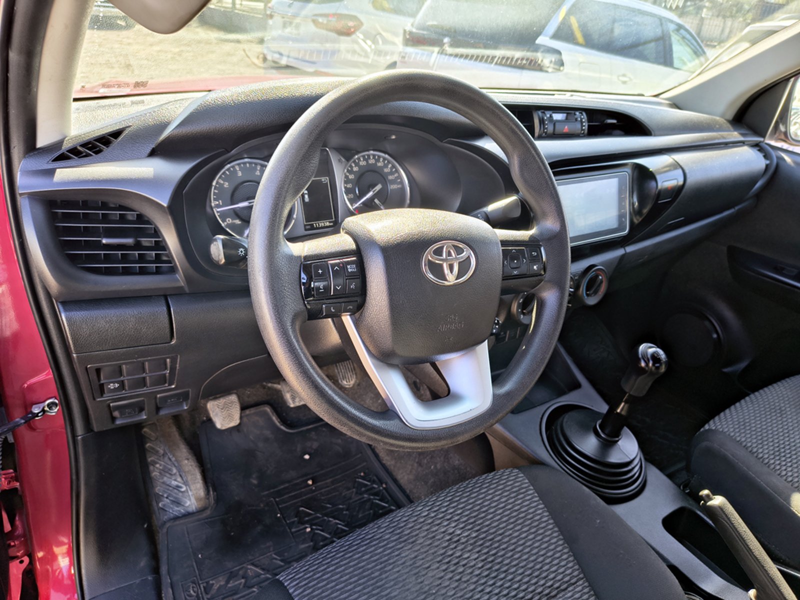 Toyota HILUX 2.4 Diesel 4x4 T/M 2024 - Imagen 11 de 20