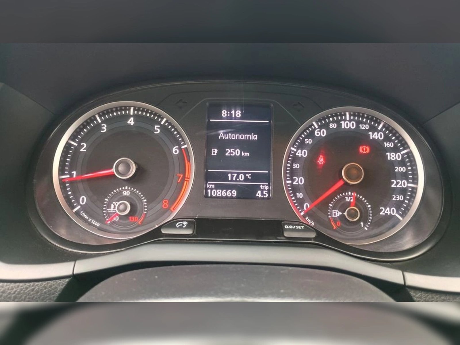 VOLKSWAGEN SAVEIRO 1.6 CABINA SIMPLE MT 2023 - Imagen 10 de 12