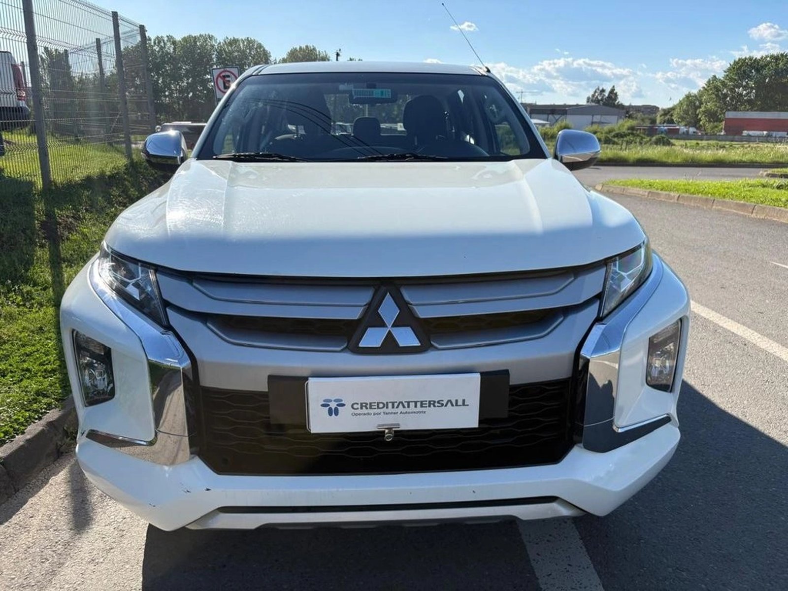 Mitsubishi L200 CR KATANA 4X2 2023 - Foto 3 de 12