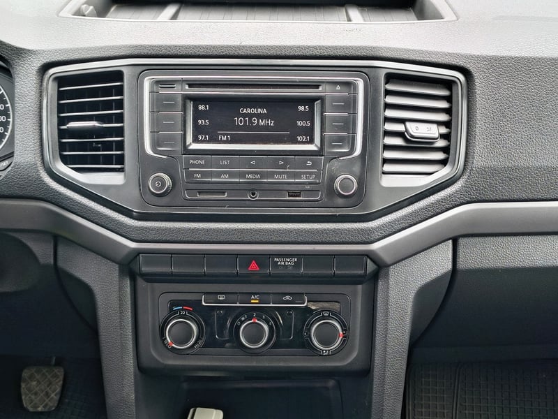 Volkswagen AMAROK 2.0 Diesel 4x2 T/M 2023 - Imagen 17 de 20