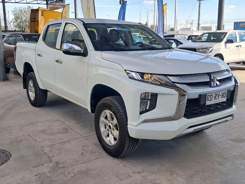 Mitsubishi L200 KATANA 2.4 CR MT 4X2 2021 - Imagen 4 de 20