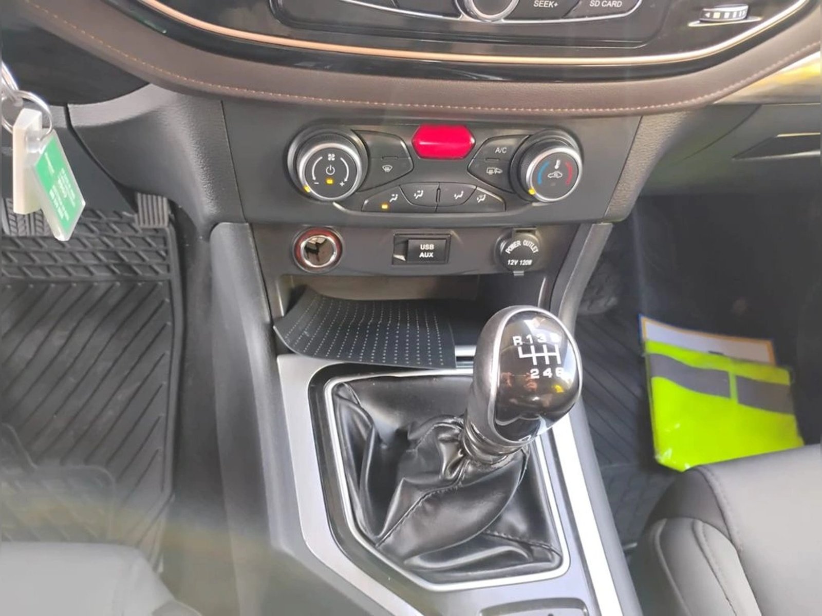 ZX AUTO TERRALORD 2.5 4X2 MT 2023 - Imagen 13 de 14