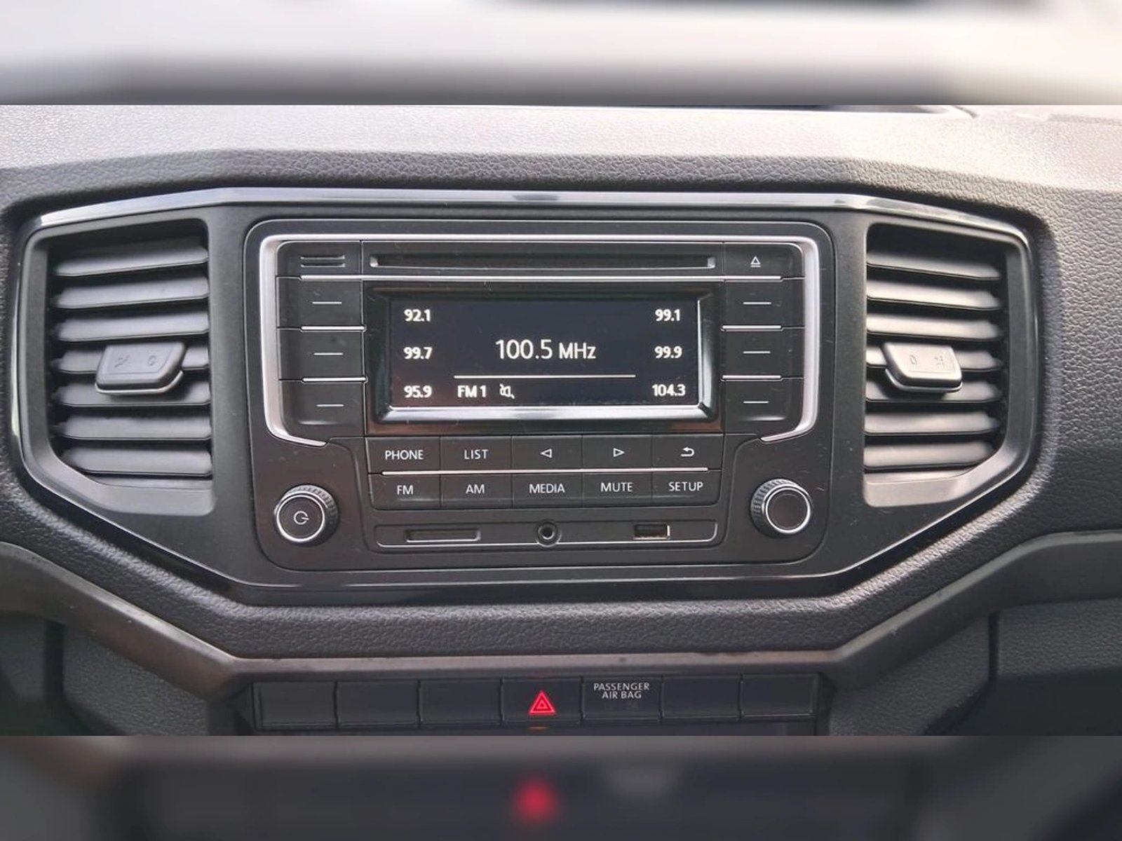 VOLKSWAGEN AMAROK 2.0 TRENDLINE  MT 4X4 DIESEL 2023 - Imagen 14 de 19