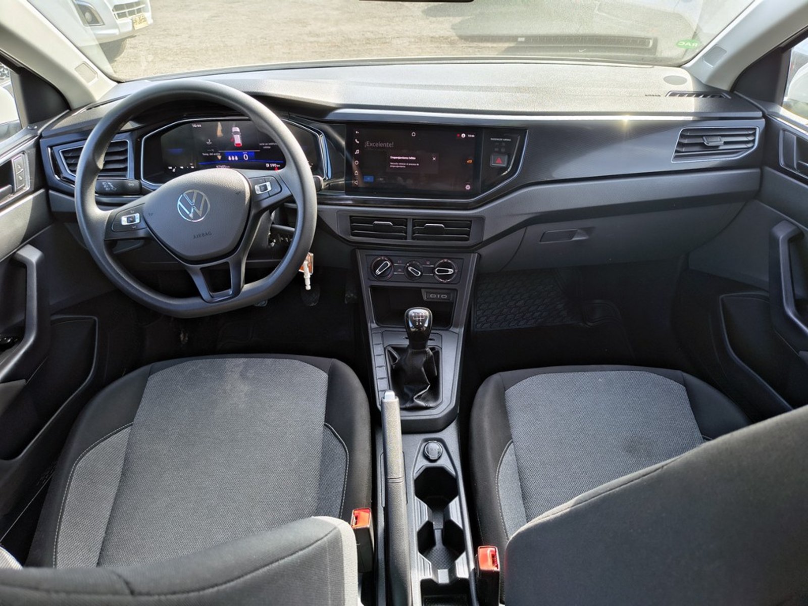 Volkswagen POLO 1.6 GASOLINA 4X2 T/M 2025 - Imagen 18 de 20