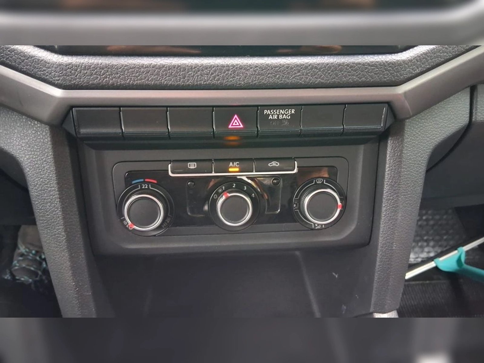 VOLKSWAGEN AMAROK 2.0 4MOTION MT 4X4 DIESEL 2023 - Imagen 15 de 19