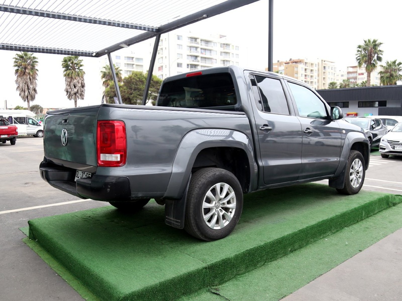 Volkswagen AMAROK TRENDLINE 4X2 2.0 MT 2023 - Imagen 6 de 20