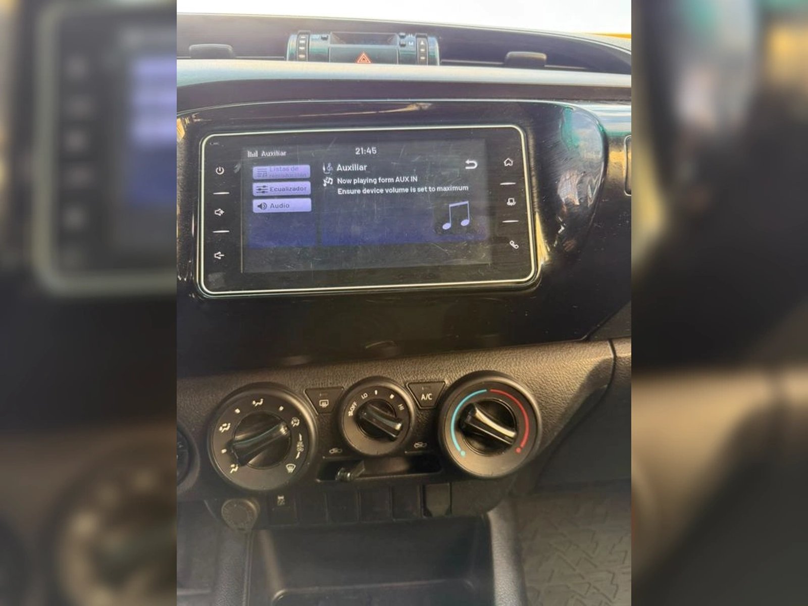 TOYOTA HILUX 2.4 TTS 4X4 MT 2024 - Imagen 12 de 12
