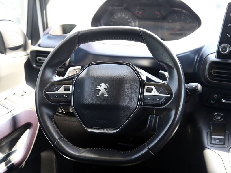 Peugeot RIFTER 1.5 ALLURE DIESEL AUITOMATICA 2024 - Imagen 16 de 20