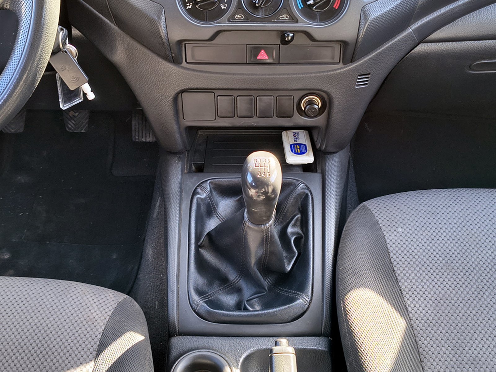 Mitsubishi L200 L200 KATANA 2.4 Diesel 4x2 T/M 2022 - Imagen 16 de 19