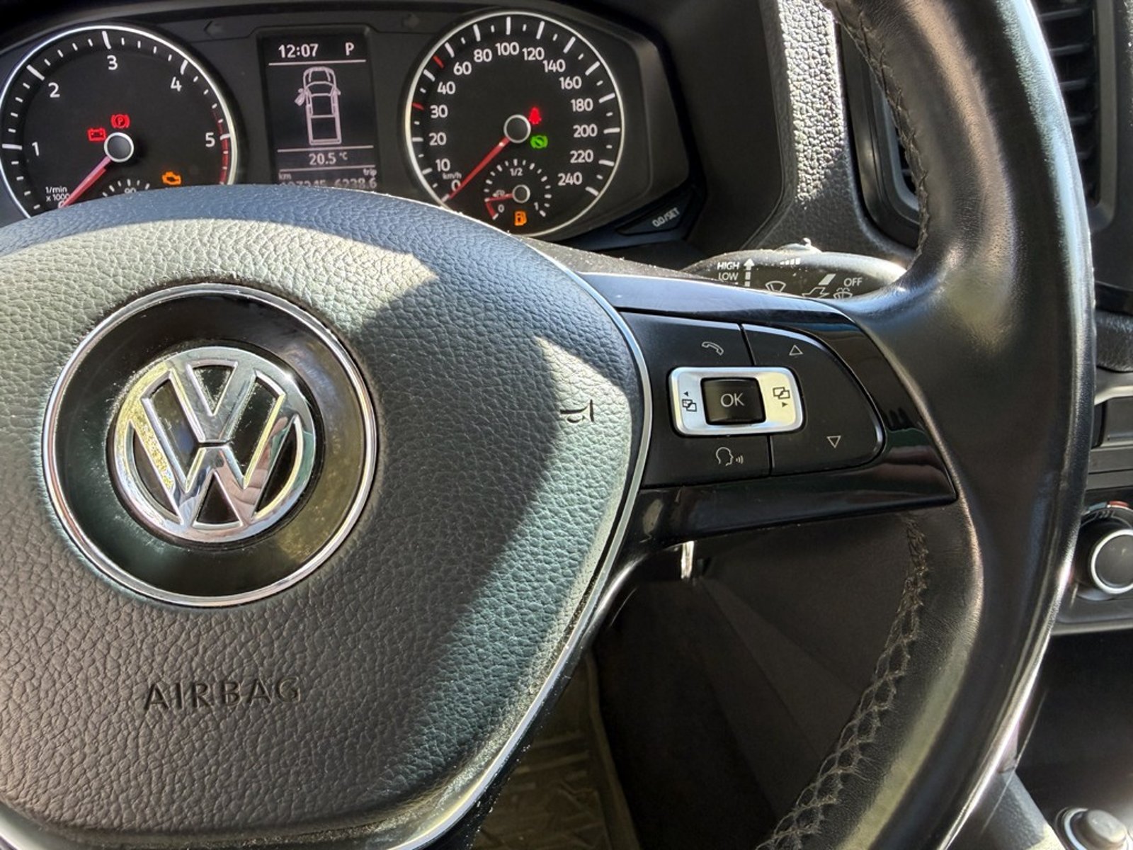 VOLKSWAGEN AMAROK 2.0 COMFORTLINE 2023 - Imagen 19 de 20