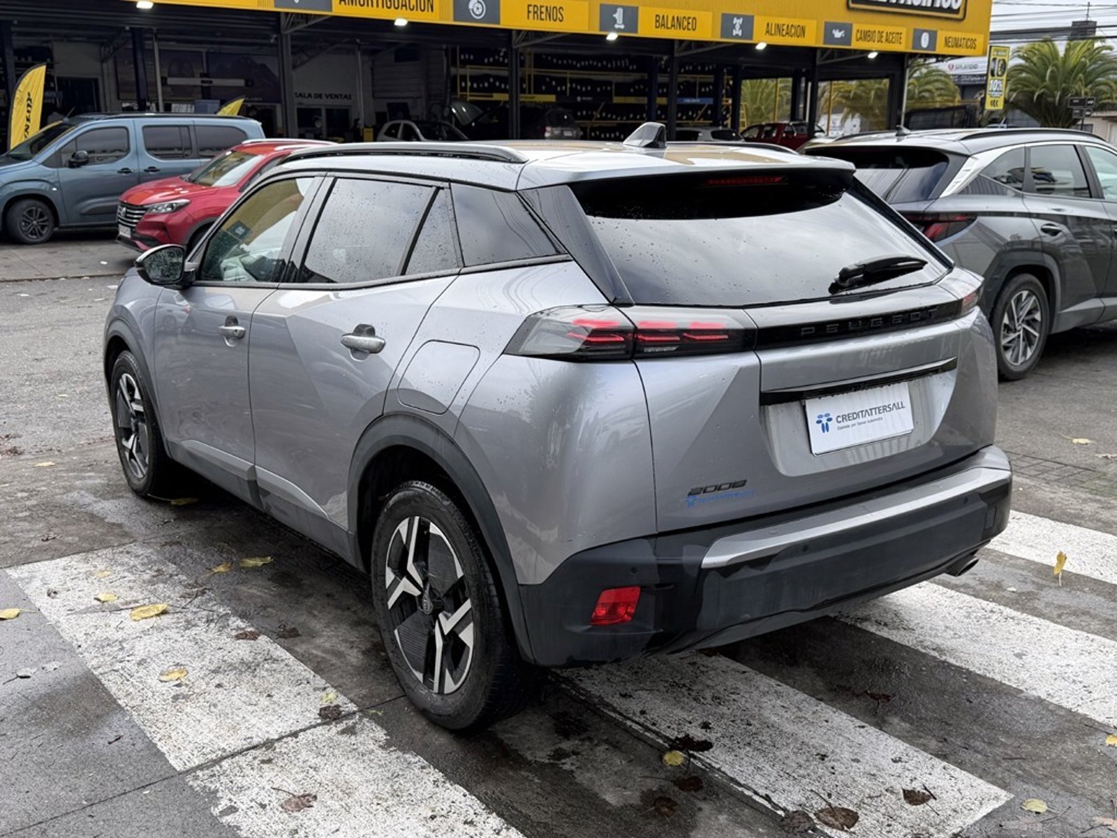 Peugeot 2008 1.5 ALLURE PACK  DIESEL AT 2025 - Imagen 6 de 20