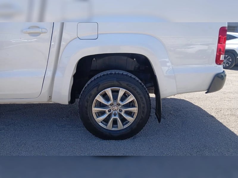 Volkswagen AMAROK 2.0 Diesel 4x2 T/M 2023 - Imagen 9 de 20