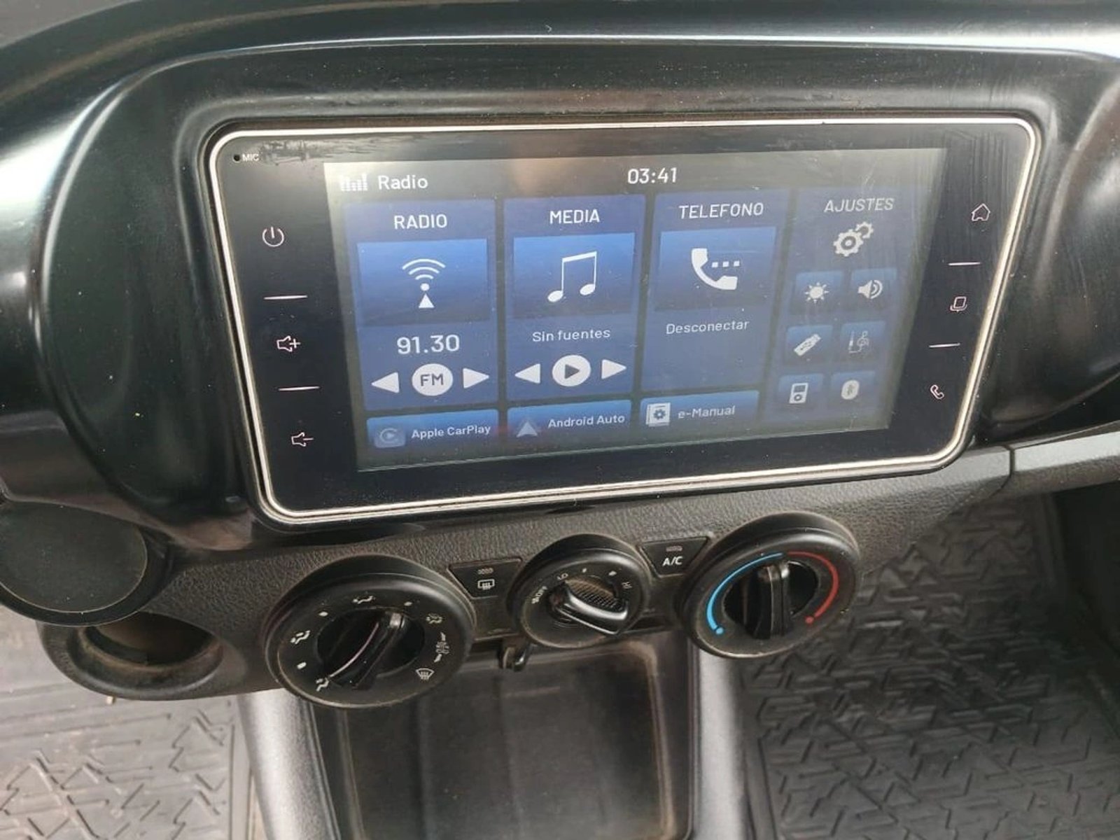 Toyota HILUX TSS 2.4 Diesel 4X2 T/M 2022 - Imagen 16 de 20