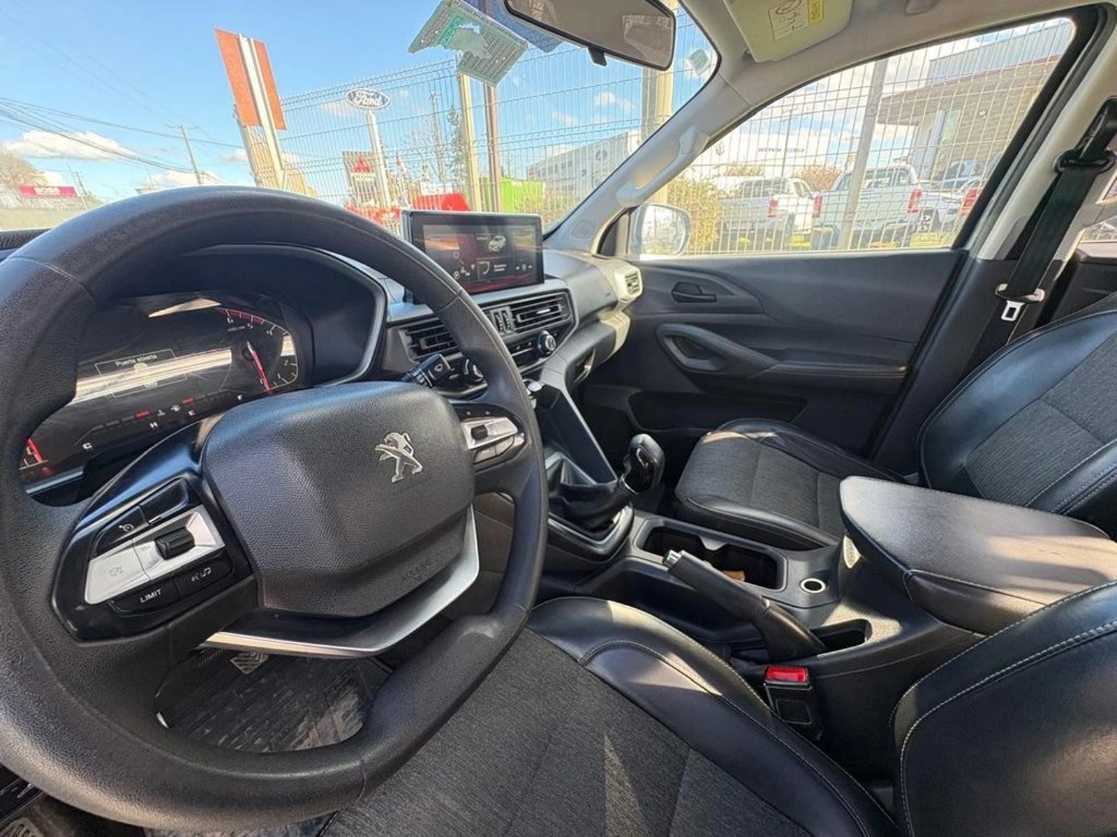 Peugeot LANDTREK 1.9 4X4 MT 2023 - Imagen 8 de 12