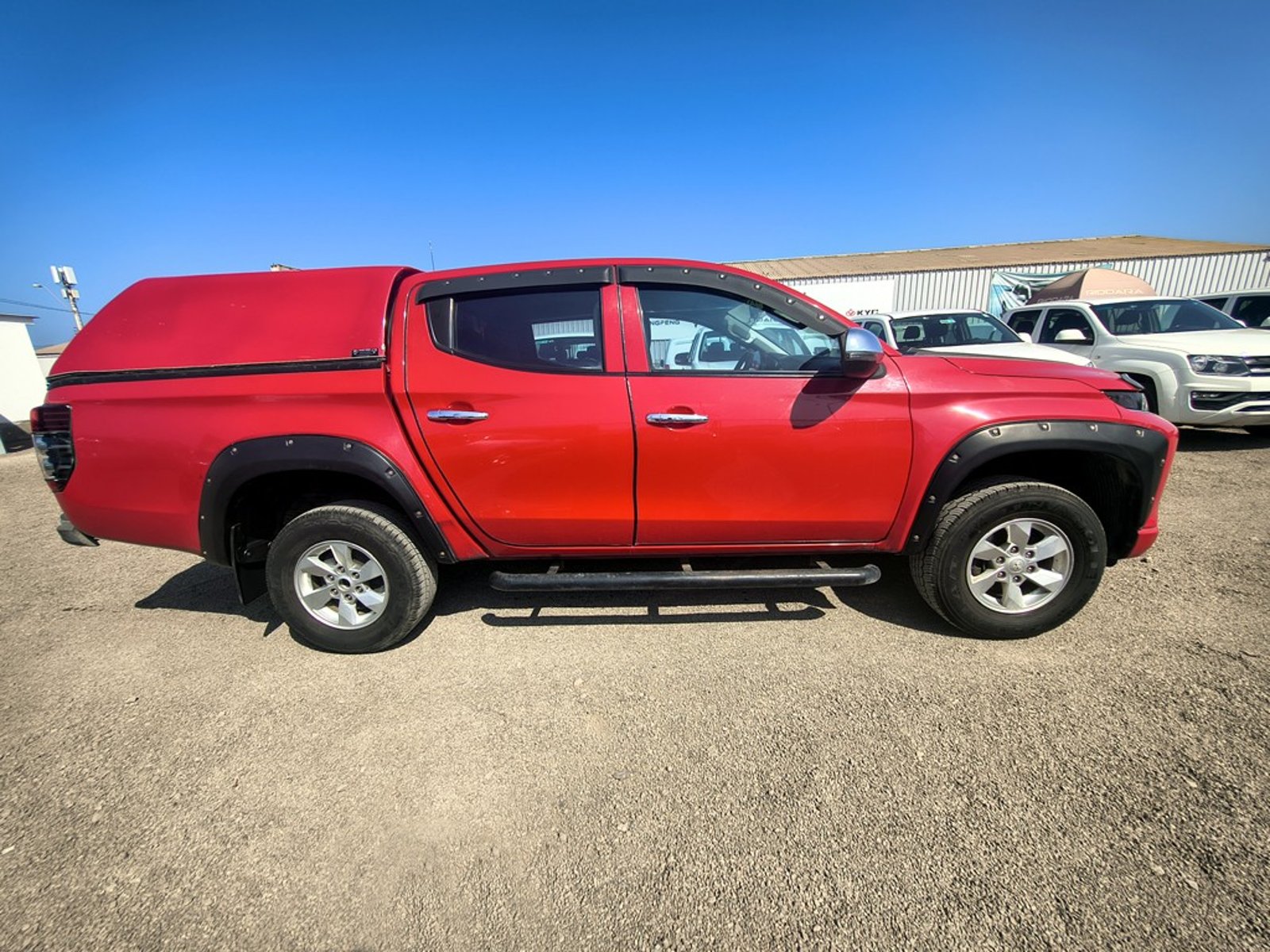 Mitsubishi L200 2.4 KATANA CR 2021 - Foto 4 de 20