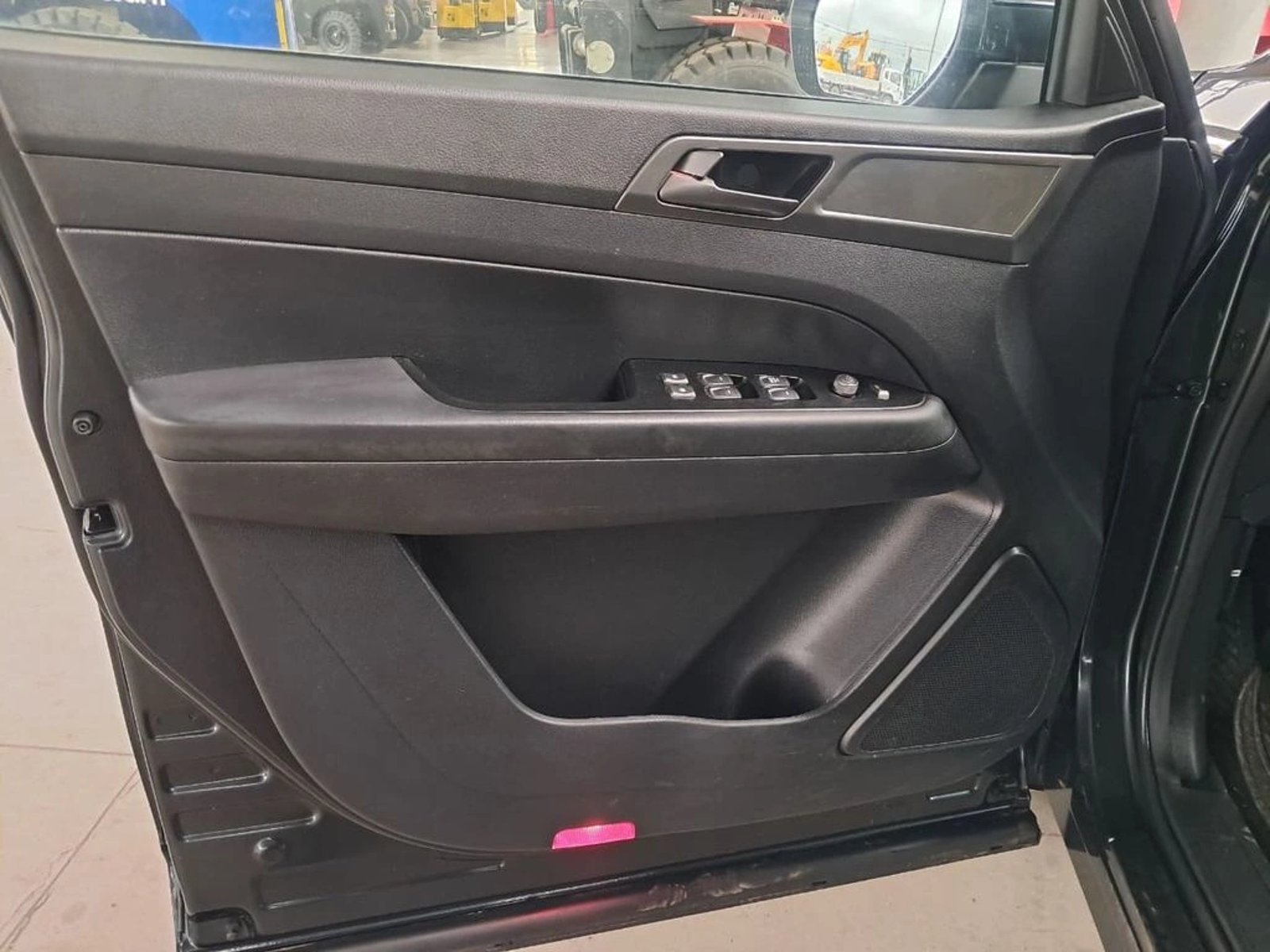 SsangYong GRAND MUSSO 2.2 DSL 4X2 MT 2024 - Imagen 14 de 20