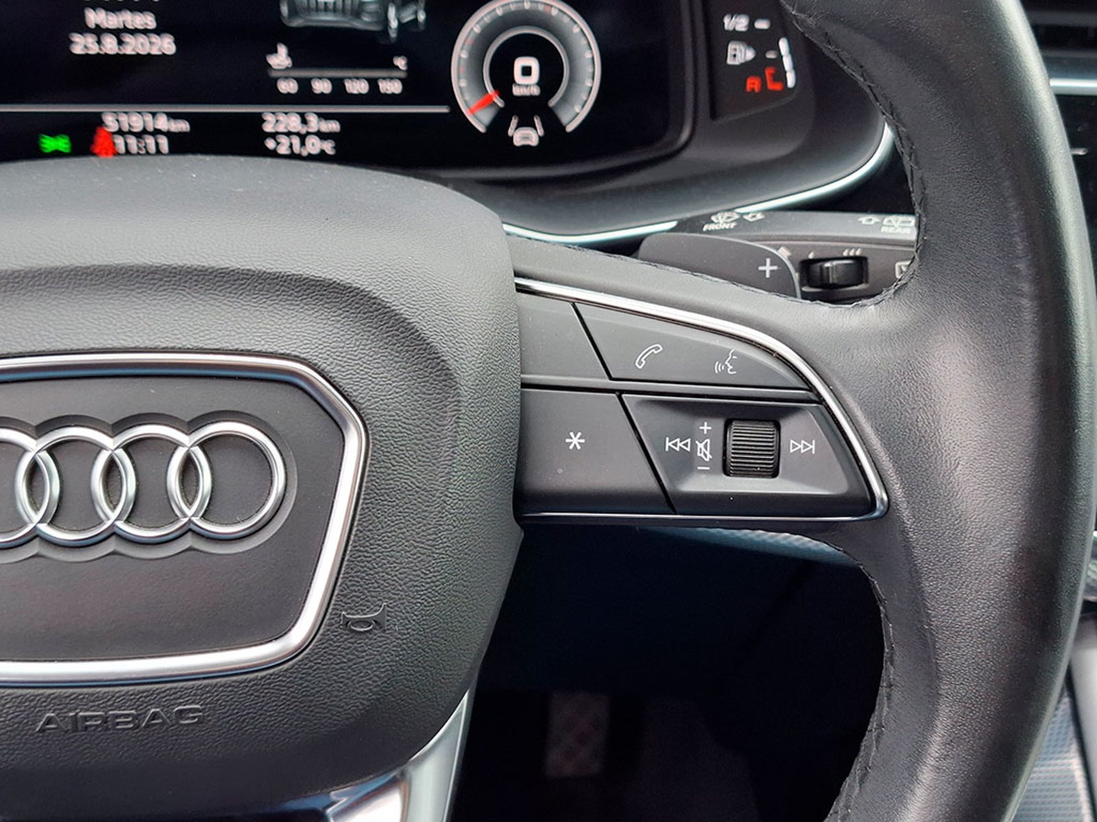 Audi Q7 55 TFSI Quattro 3.0 S line 2023 - Imagen 14 de 20