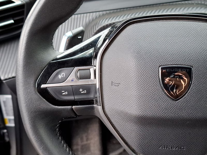 Peugeot 2008 1.5 ALLURE BLUEHDI 2025 - Imagen 11 de 20