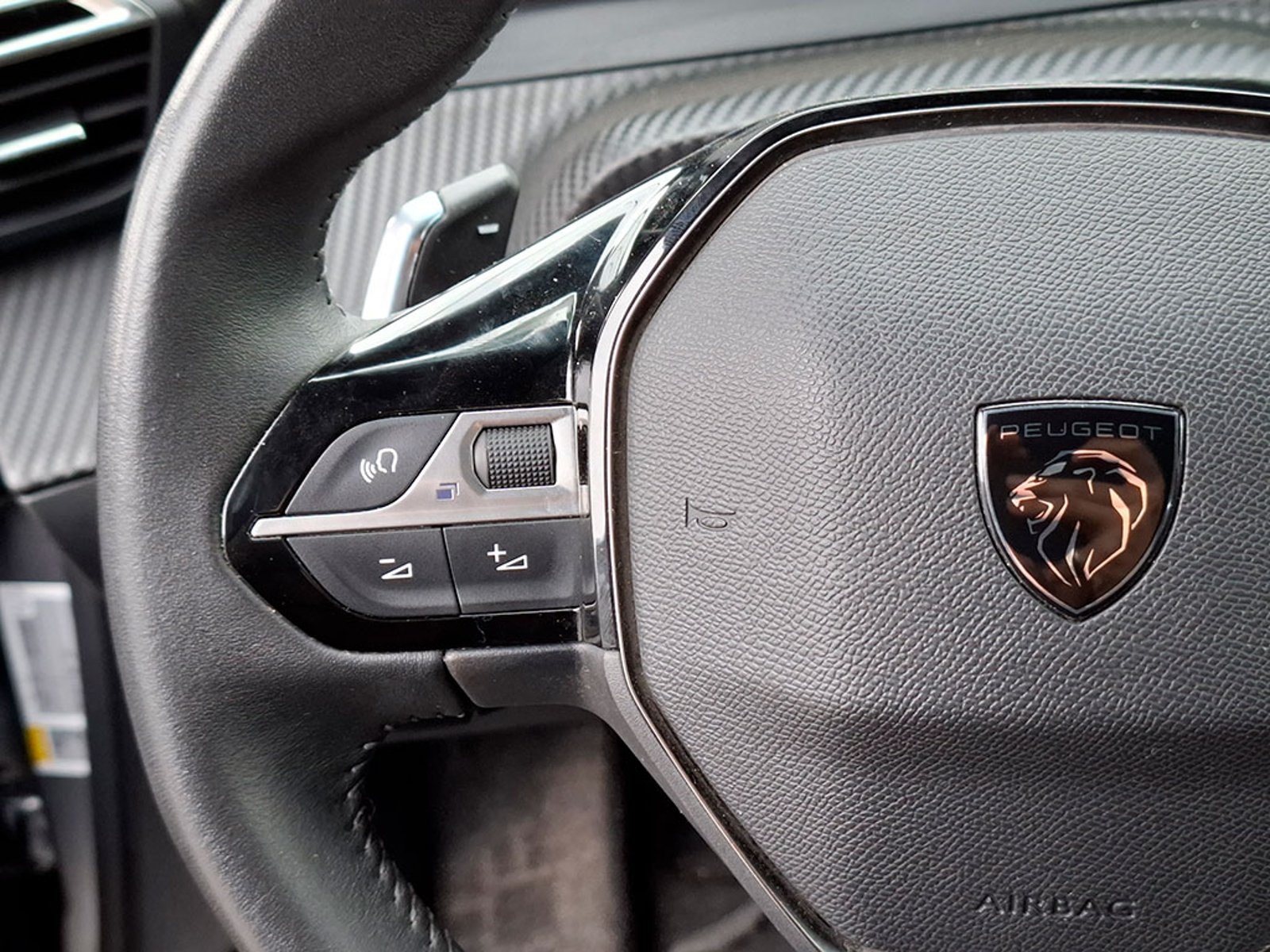 Peugeot 2008 1.5 ALLURE BLUEHDI 2025 - Imagen 11 de 20