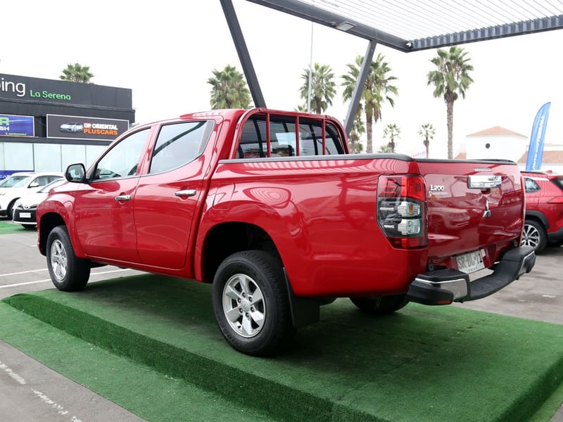 Mitsubishi L200 L200 KATANA 4X2 DIESEL 2023 - Imagen 8 de 19