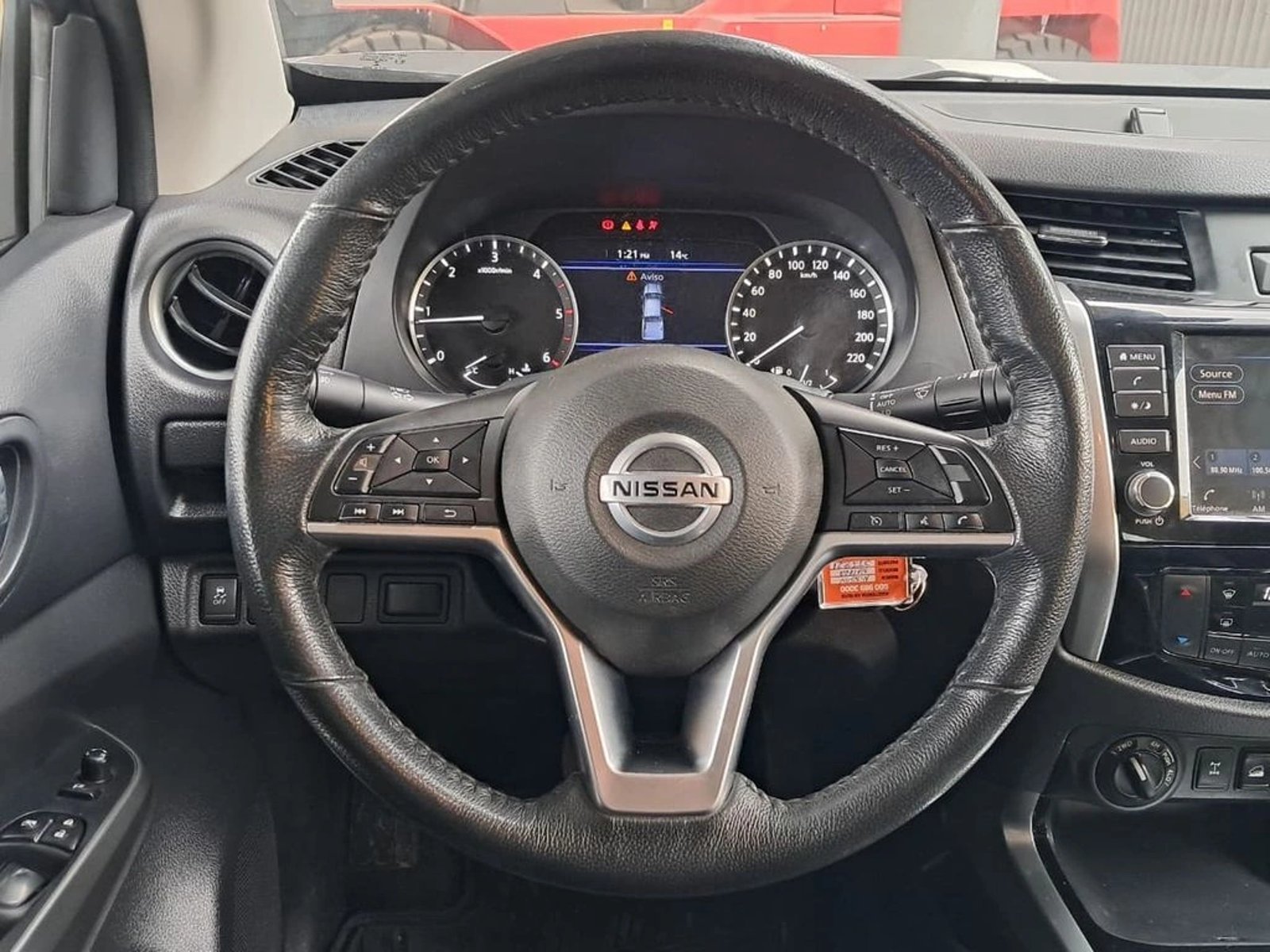 Nissan NAVARA 2.3 XE DC 4X4 AT 2023 - Imagen 18 de 20