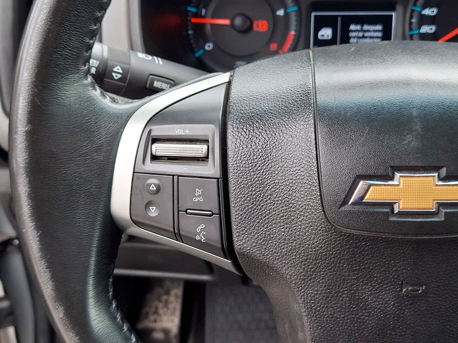 Chevrolet COLORADO 2.8 CTDI 4X4 LT AT 4P 2022 - Imagen 12 de 20