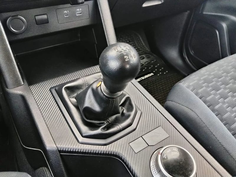 Mitsubishi L200 KATANA XRT 2024 - Imagen 5 de 8