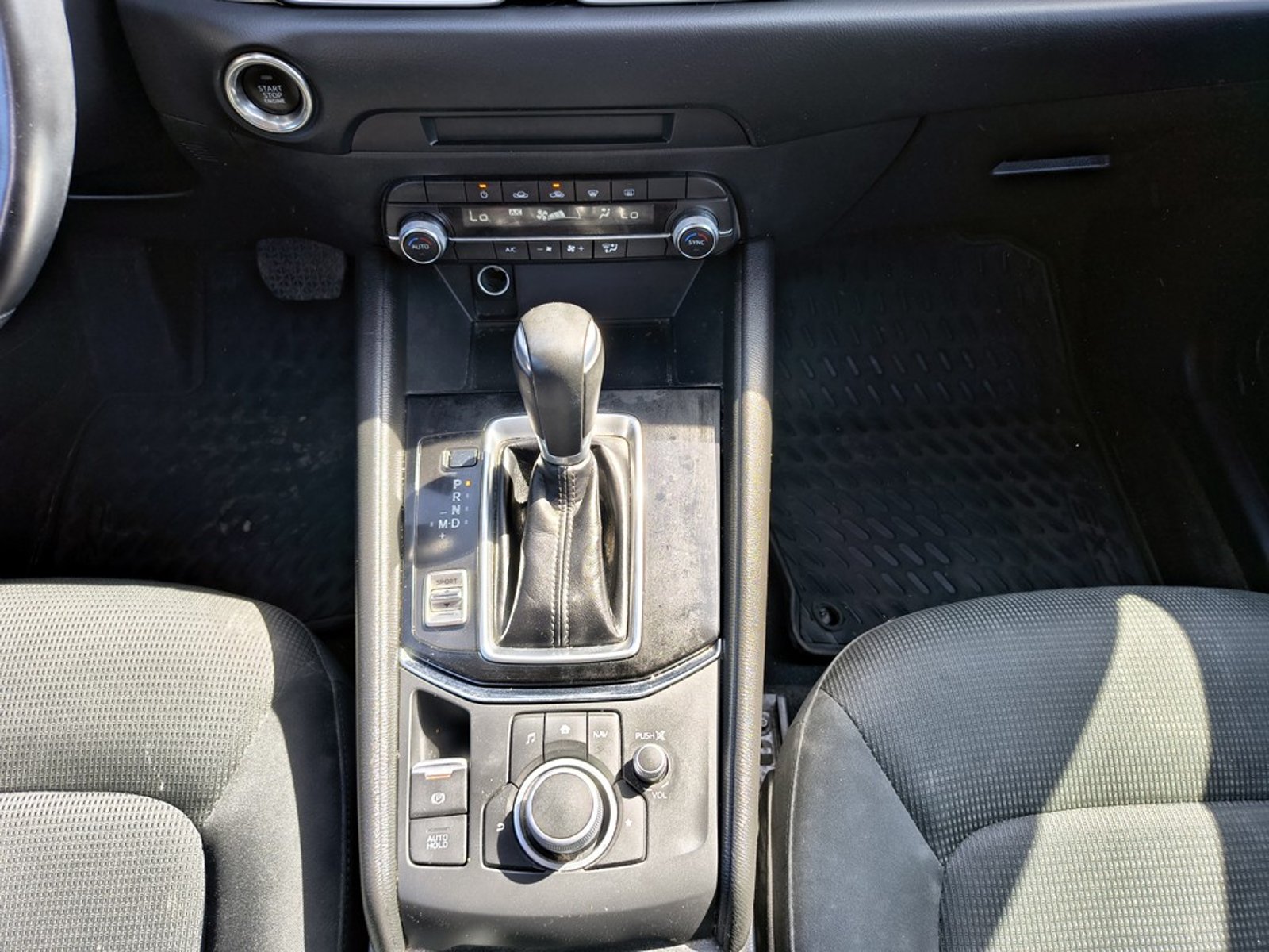MAZDA CX-5 2.0 Gasolina 4x4 T/A 2024 - Imagen 16 de 18
