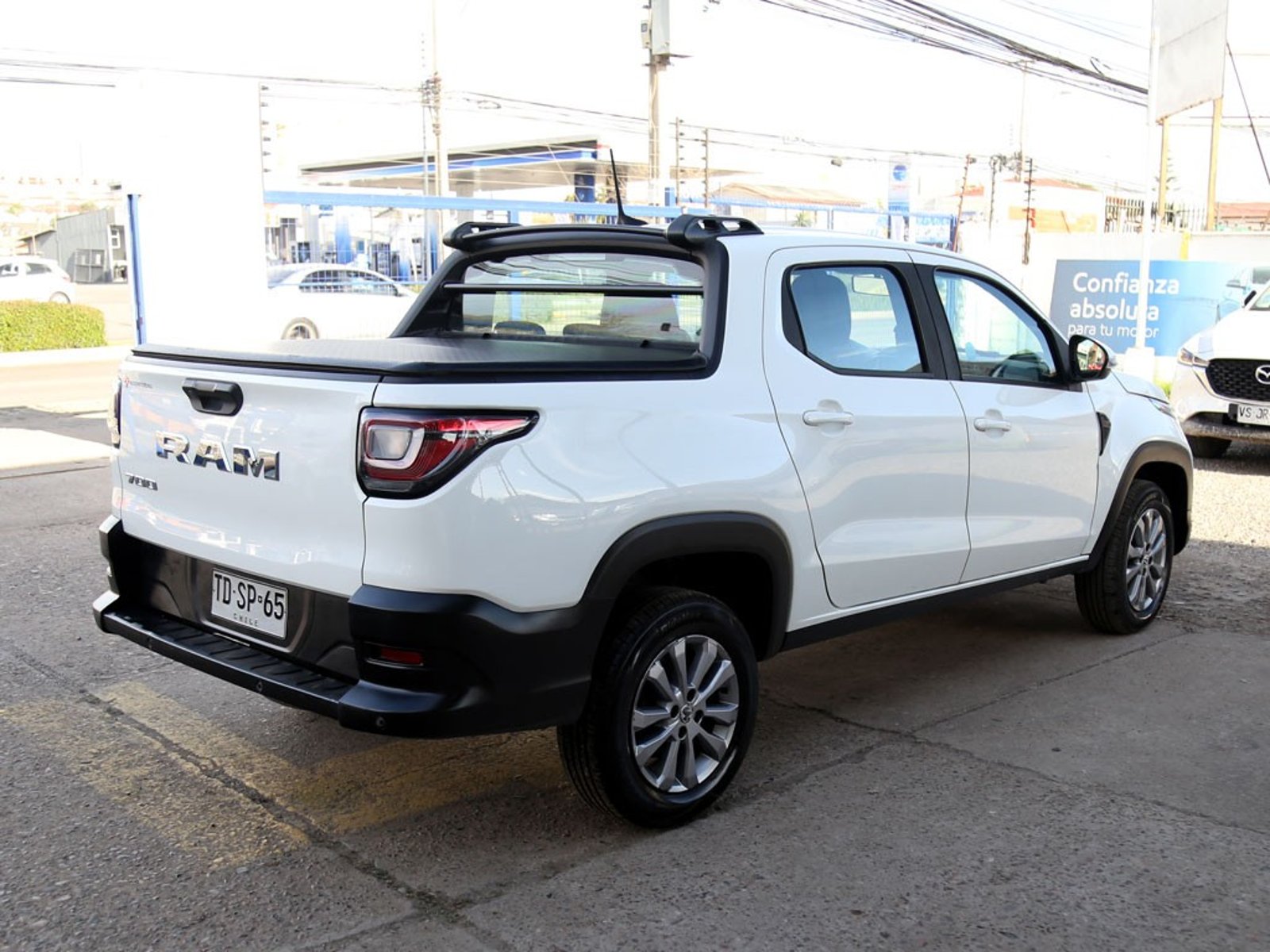RAM 700 BIGHORNE DCAB 1.3 2024 - Imagen 6 de 20