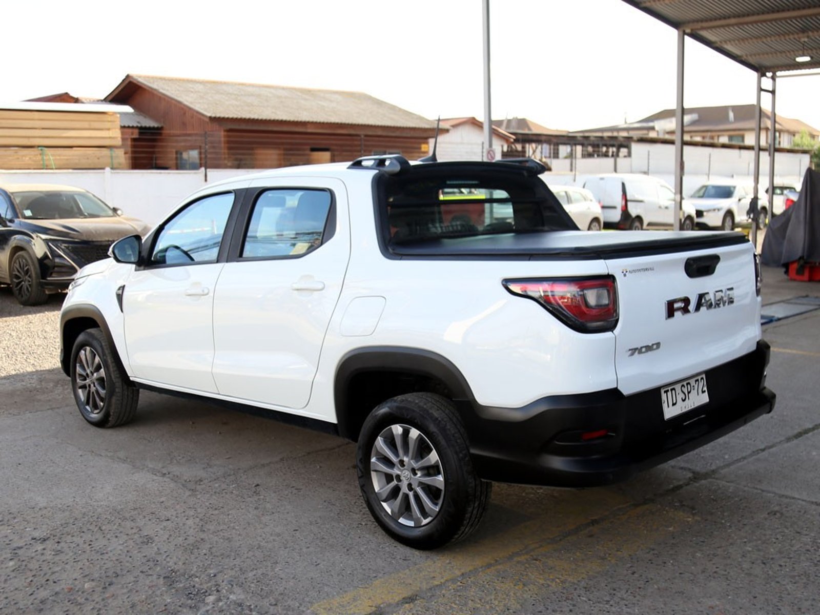 RAM 700 BIGHORNE DCAB 1.3 2024 - Imagen 8 de 20