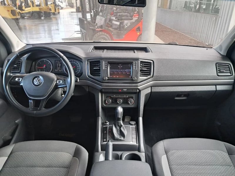 Volkswagen AMAROK COMFORTLINE 2.0 AT 4X4 2023 - Imagen 19 de 20