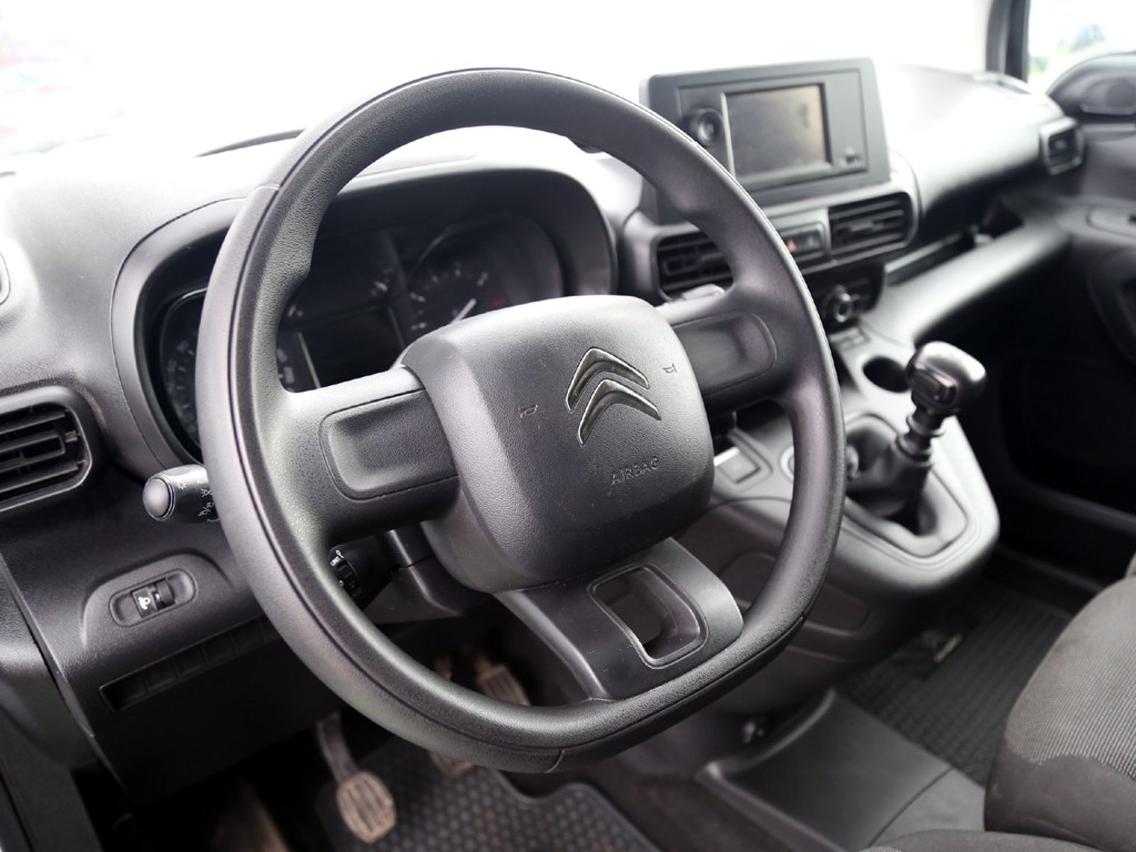 Citroën BERLINGO BLUEHDI 1.5 2024 - Imagen 15 de 20