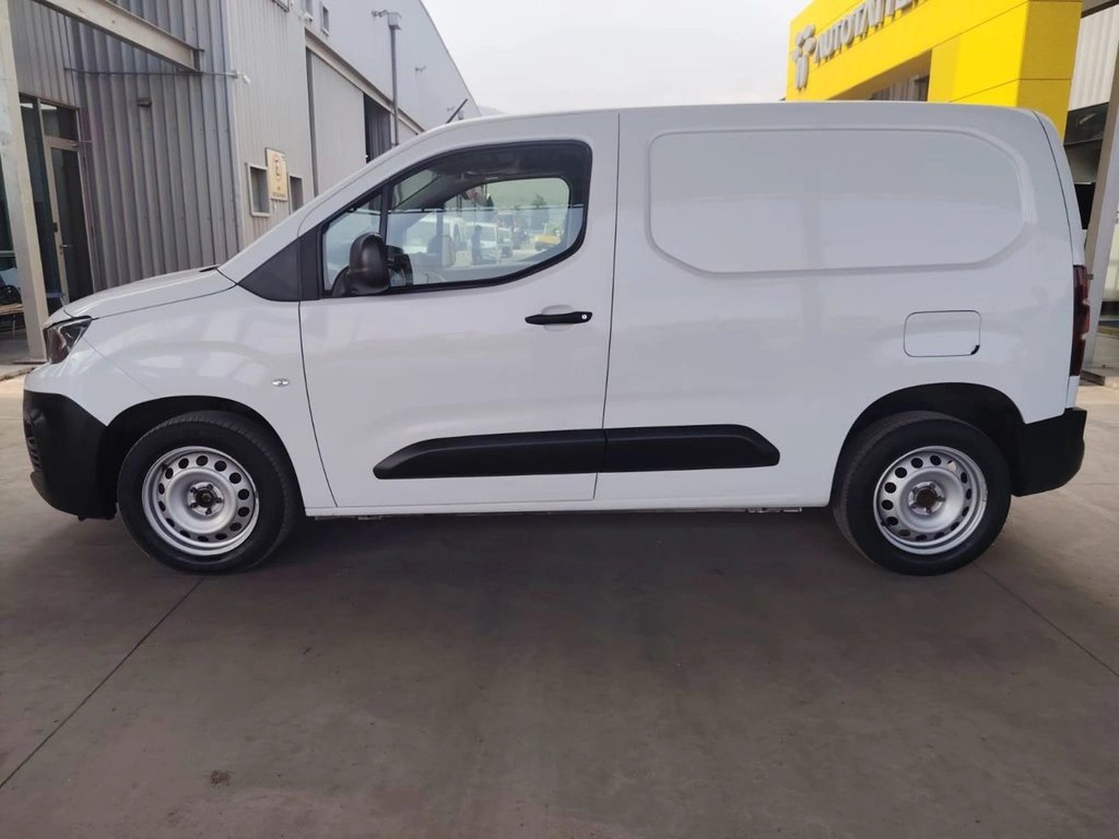 Peugeot PARTNER 1.5 L1 HDI  4X2 MT 5P 2023 - Imagen 6 de 15