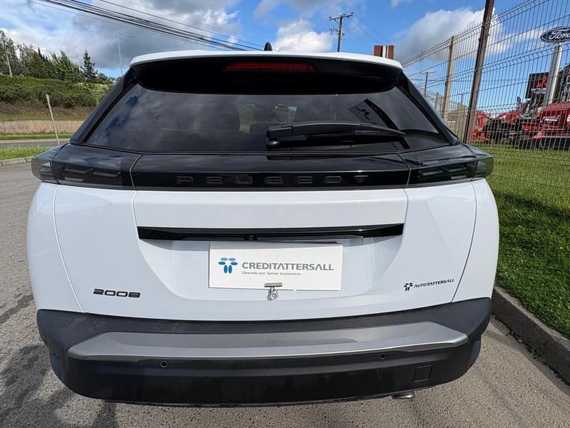 Peugeot 2008 BLUE HDI 2025 - Imagen 7 de 13