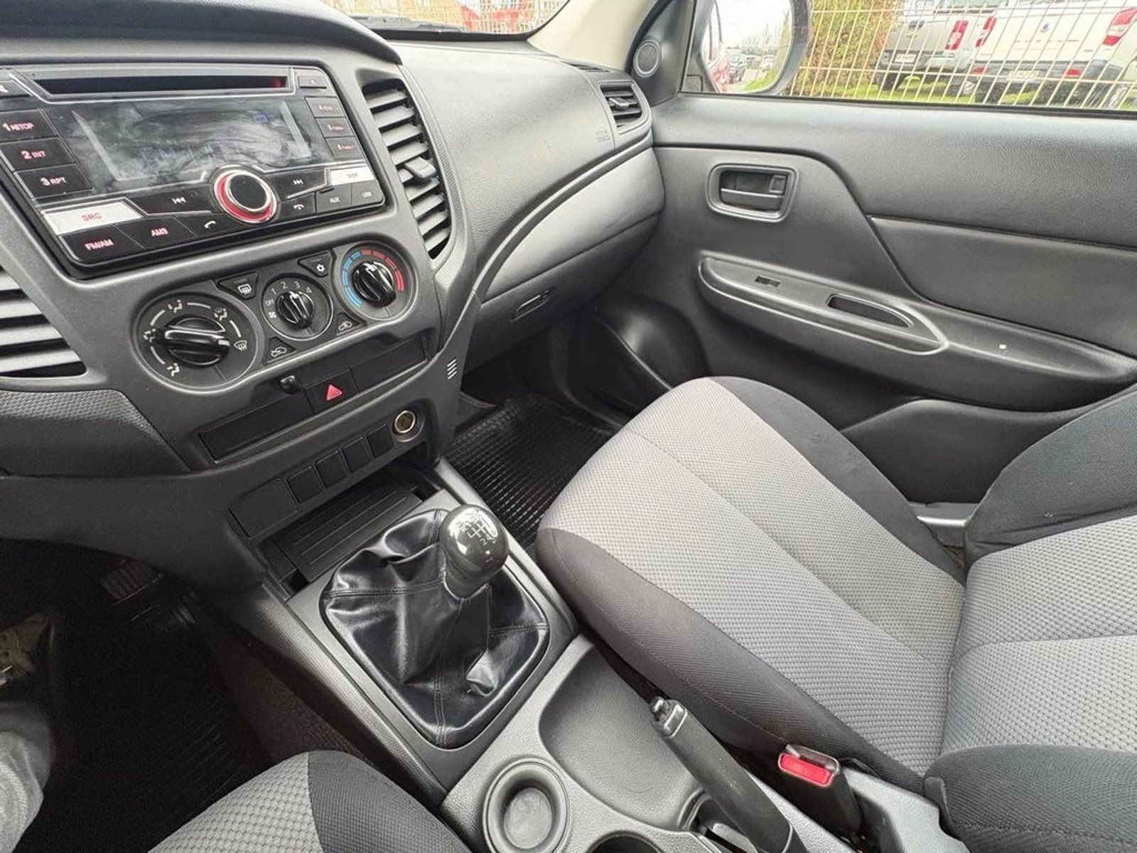 Mitsubishi L200 CR KATANA 4X2 2022 - Foto 5 de 12