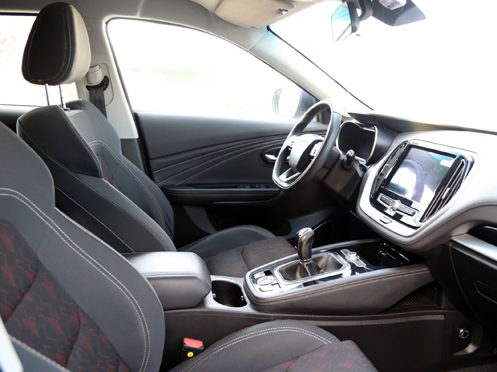 Jetour X70 1.5T GL 4X2 MT 5P 2024 - Imagen 20 de 20