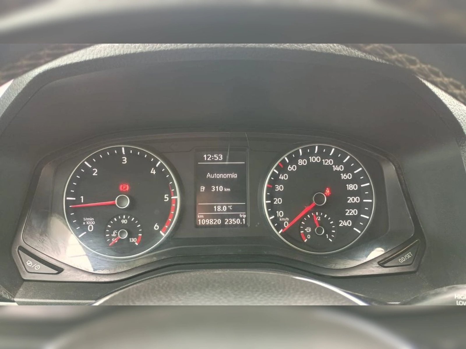 VOLKSWAGEN AMAROK 2.0 TRENDLINE DIESEL 4MOTION 4X4 DOB. CAB. MT 4P 2023 - Imagen 11 de 12