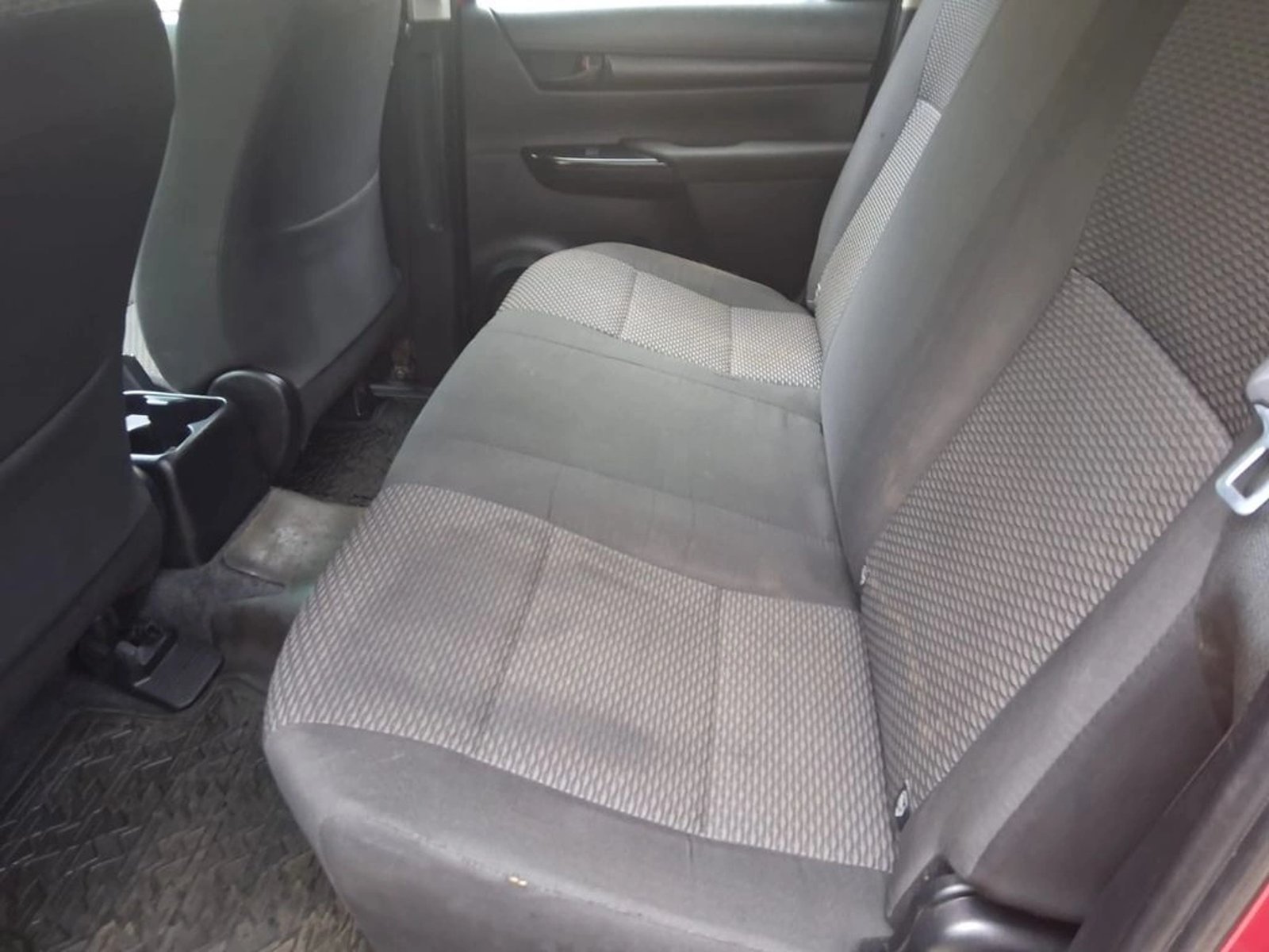 TOYOTA HILUX 2.4 DX DC 6MT 4X4 2022 - Imagen 7 de 15