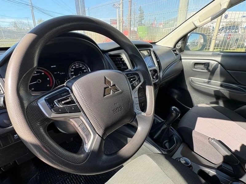 Mitsubishi L200 KATANA CRT 4X4 2024 - Imagen 9 de 13